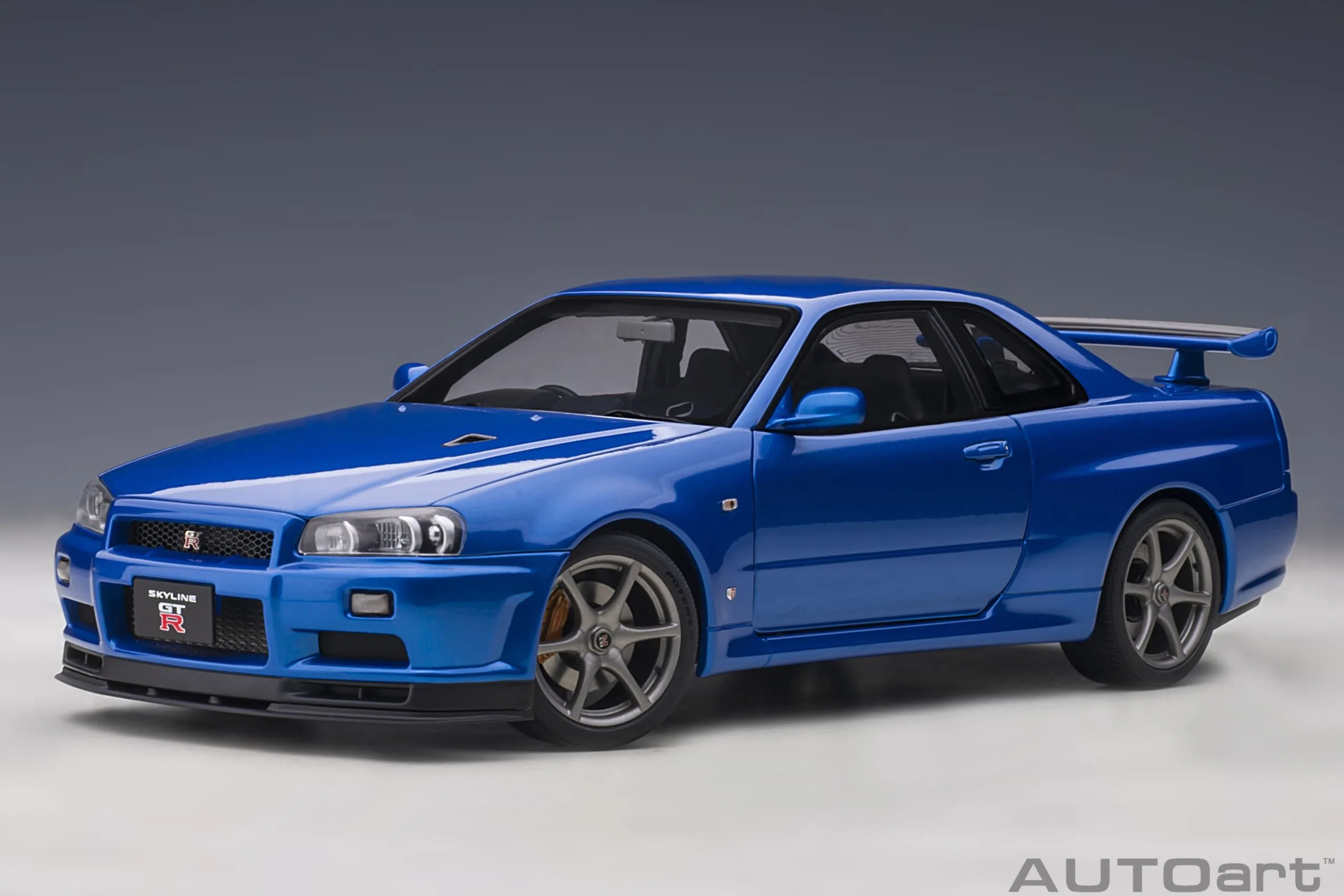 AUTOart 1/18 日產 Nissan Skyline GT-R (R34) V-Spec II 灣岸藍全開模型:旗艦工藝完全評測