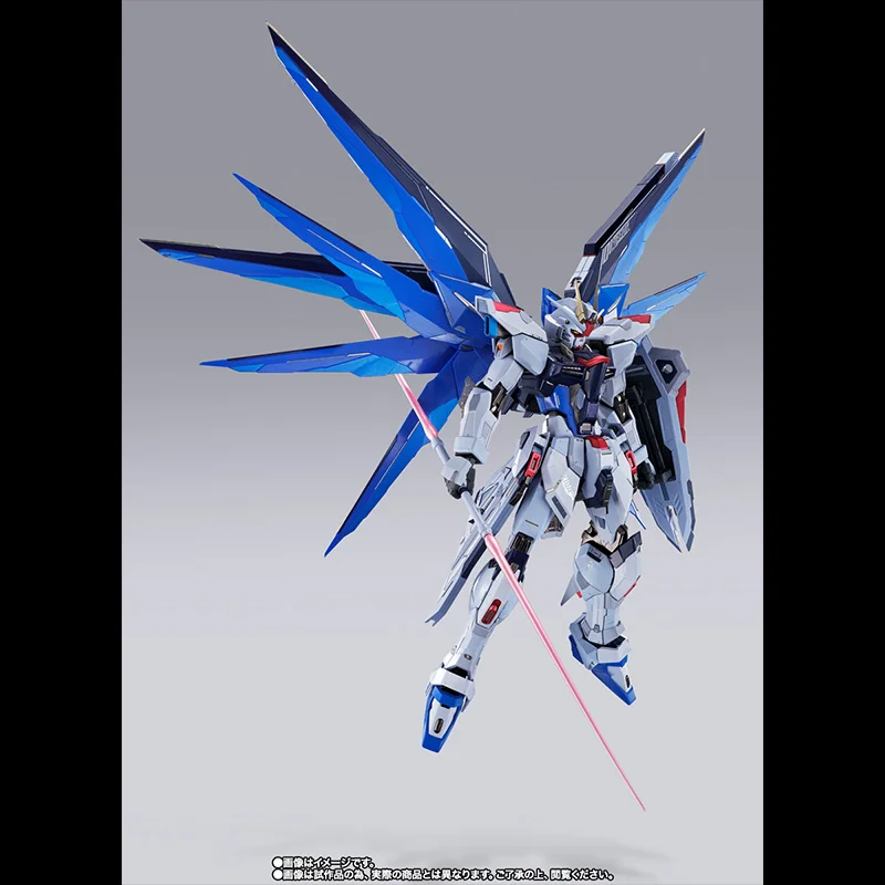 BANDAI SPIRITS《機動戰士鋼彈 SEED》METAL BUILD 自由鋼彈 Concept 2 SNOW SPARKLE Ver. 旗艦登場!雪白珠光頂級洗禮 細節特寫