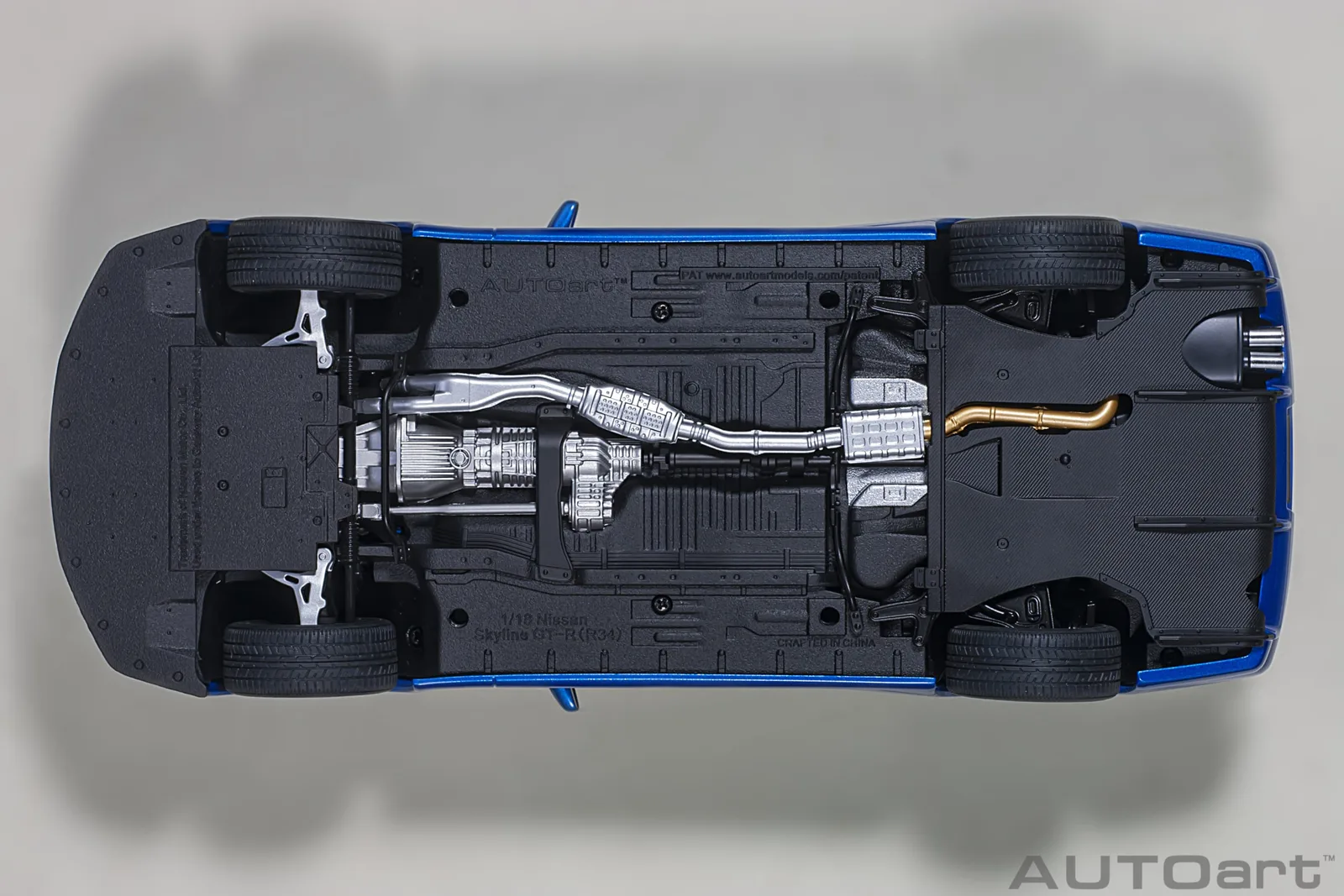 AUTOart 1/18 日產 Nissan Skyline GT-R (R34) V-Spec II 灣岸藍全開模型 細節特寫