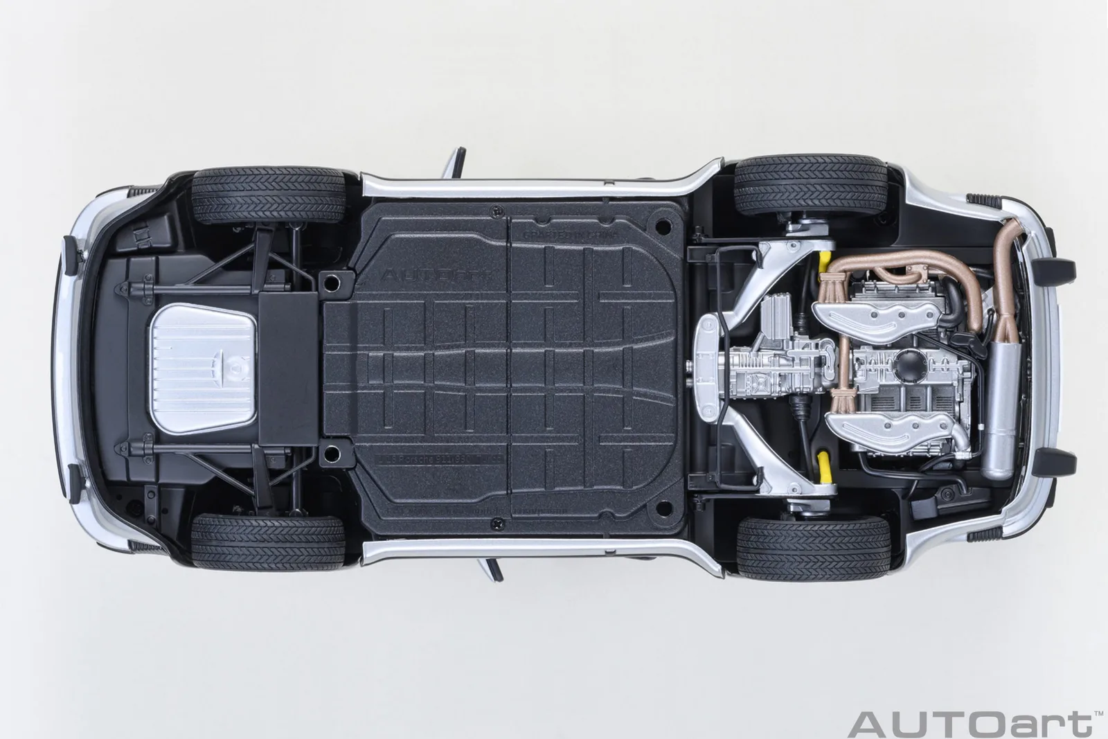 AUTOart 1/18 保時捷 911 Turbo 3.0 (930):經典氣冷渦輪傳奇旗艦評測 細節特寫
