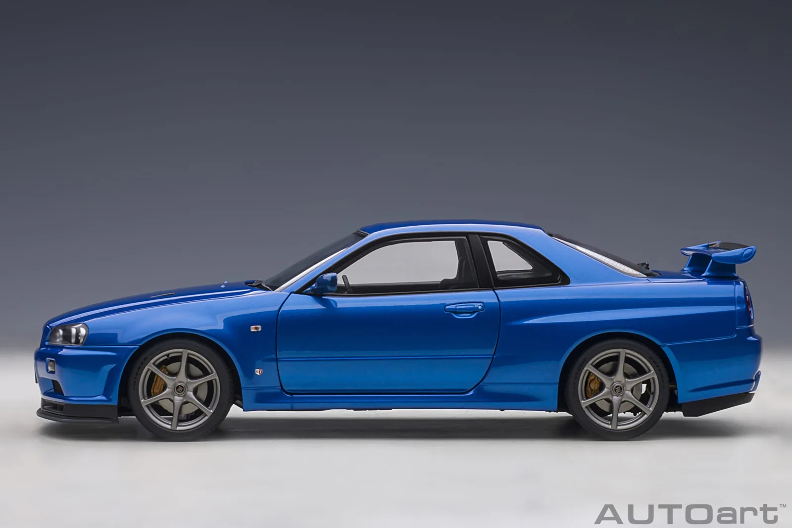 AUTOart 1/18 日產 Nissan Skyline GT-R (R34) V-Spec II 灣岸藍全開模型 細節特寫