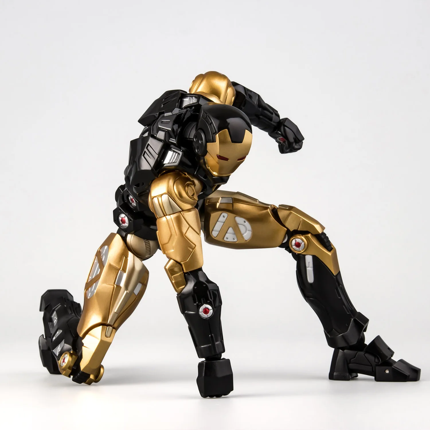 千值練 Fighting Armor 鋼鐵人 黑金限定版:尊爵奢華旗艦評測 展示照