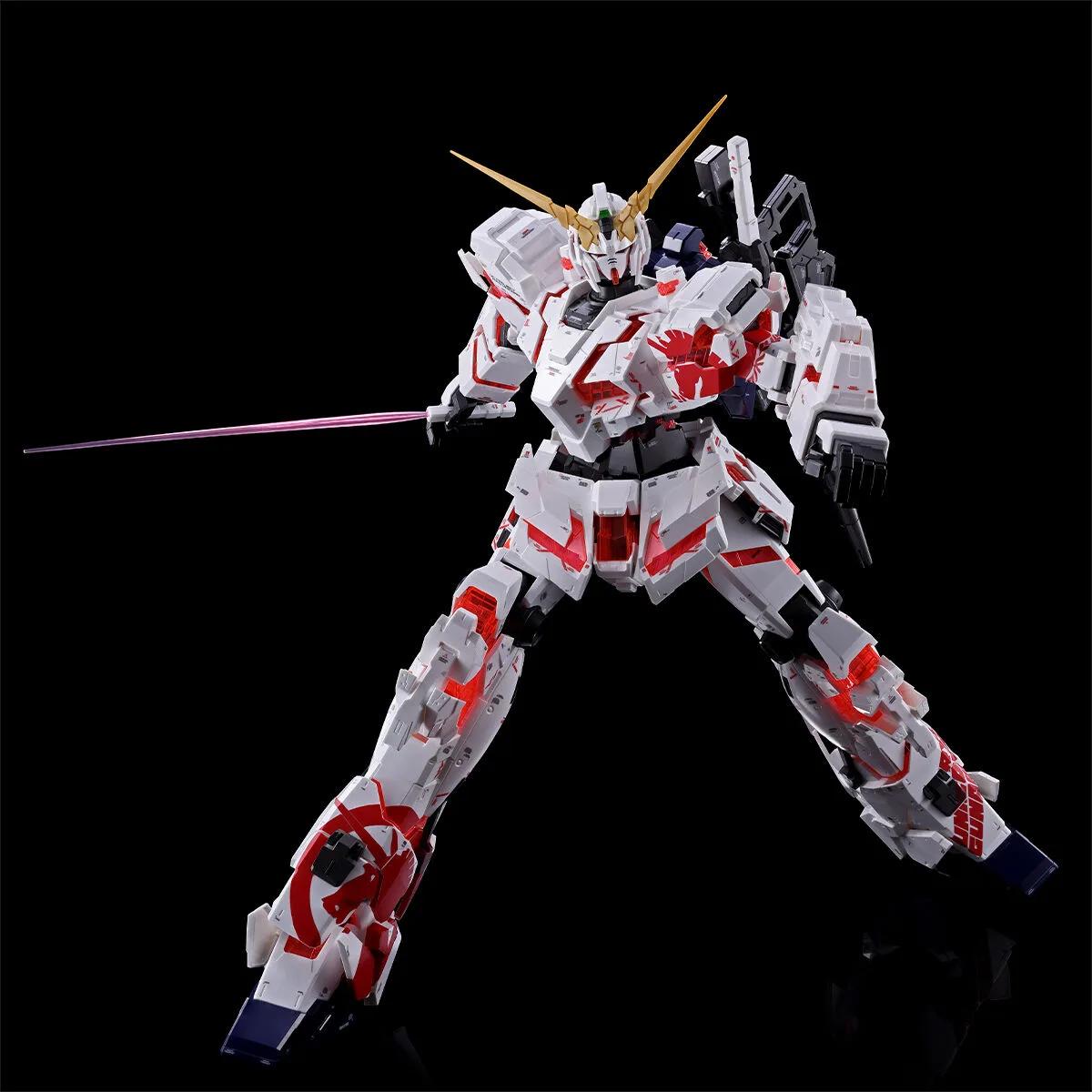 鋼彈基地限定「Mega Size 1/48 獨角獸鋼彈 Ver. TWC FINAL」登場!重現台場實物大立像細節與角木肇特別標識 細節特寫