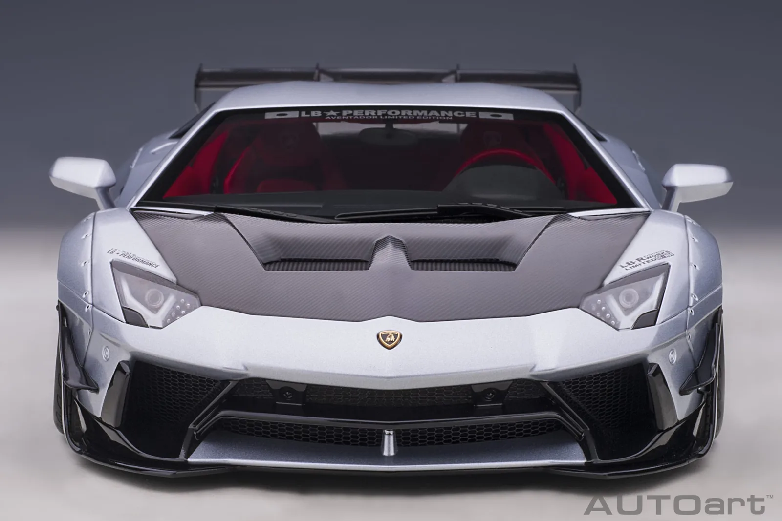 AUTOart 1/18 LB-Works 藍寶堅尼 Aventador:寬體暴力美學完全評測 細節特寫