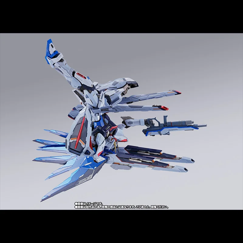 BANDAI SPIRITS《機動戰士鋼彈 SEED》METAL BUILD 自由鋼彈 Concept 2 SNOW SPARKLE Ver. 旗艦登場!雪白珠光頂級洗禮 細節特寫
