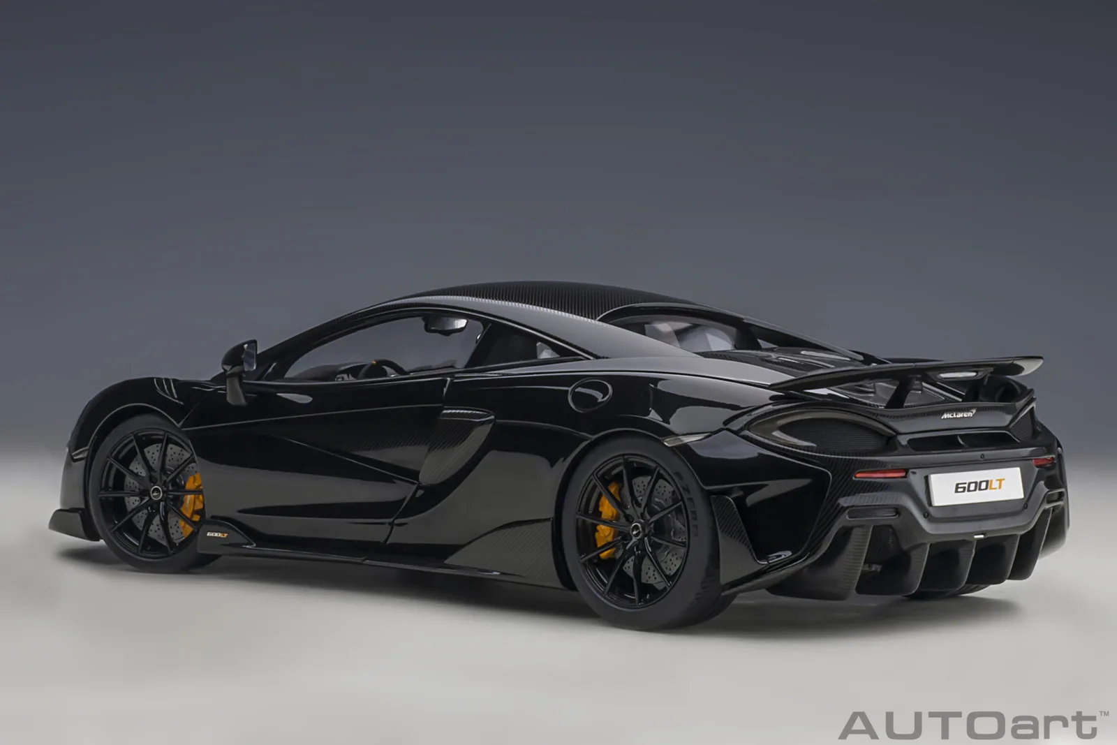 AUTOart 1/18 麥拉倫 McLaren 600LT 全開車模:長尾性能旗艦工藝完全評測 細節特寫