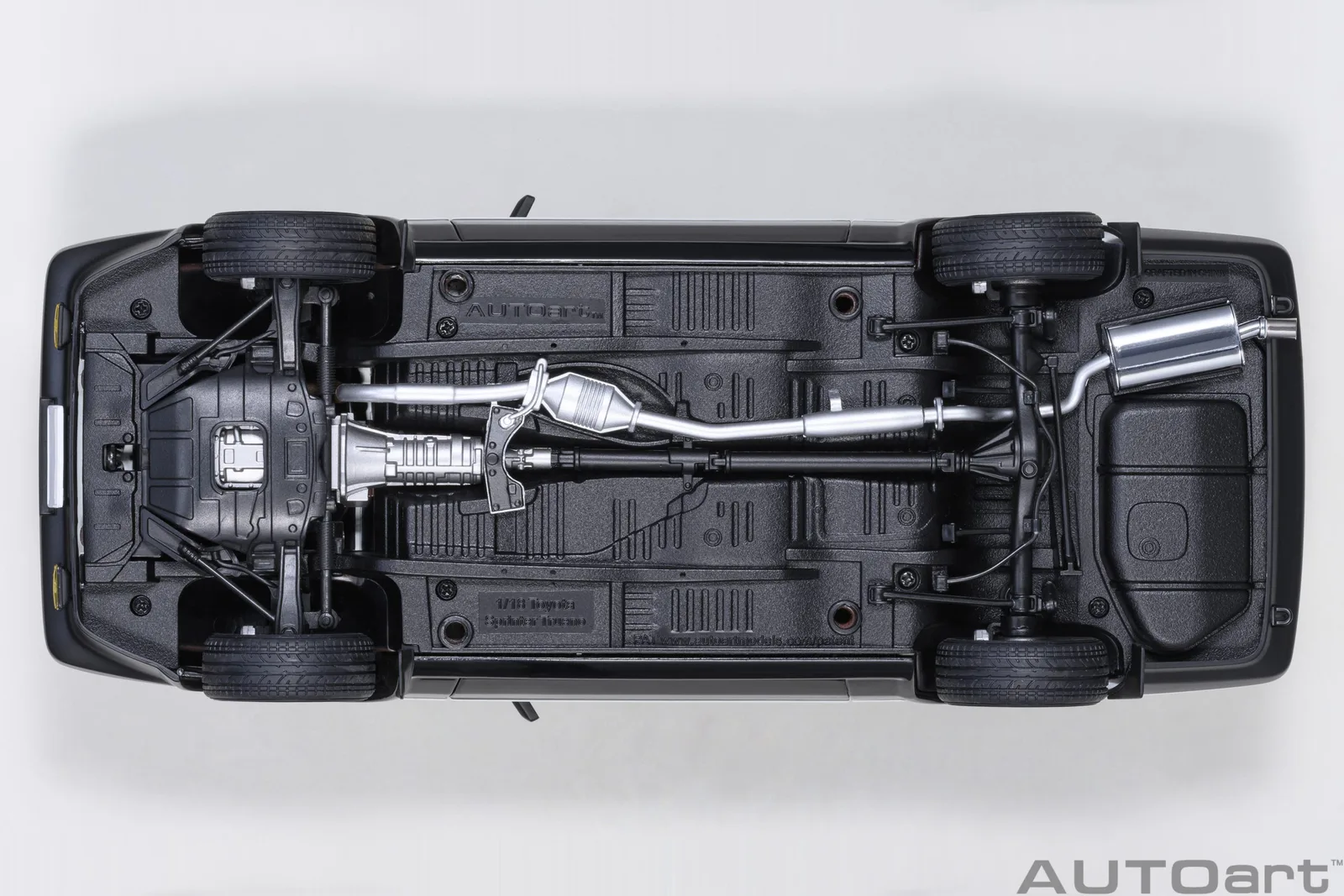 AUTOart 1/18《頭文字D》豐田 AE86 Project D 最終版 30週年紀念全開車模 細節特寫