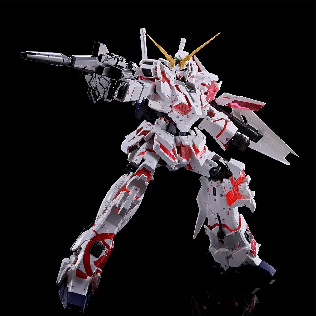 鋼彈基地限定「Mega Size 1/48 獨角獸鋼彈 Ver. TWC FINAL」登場!重現台場實物大立像細節與角木肇特別標識 細節特寫