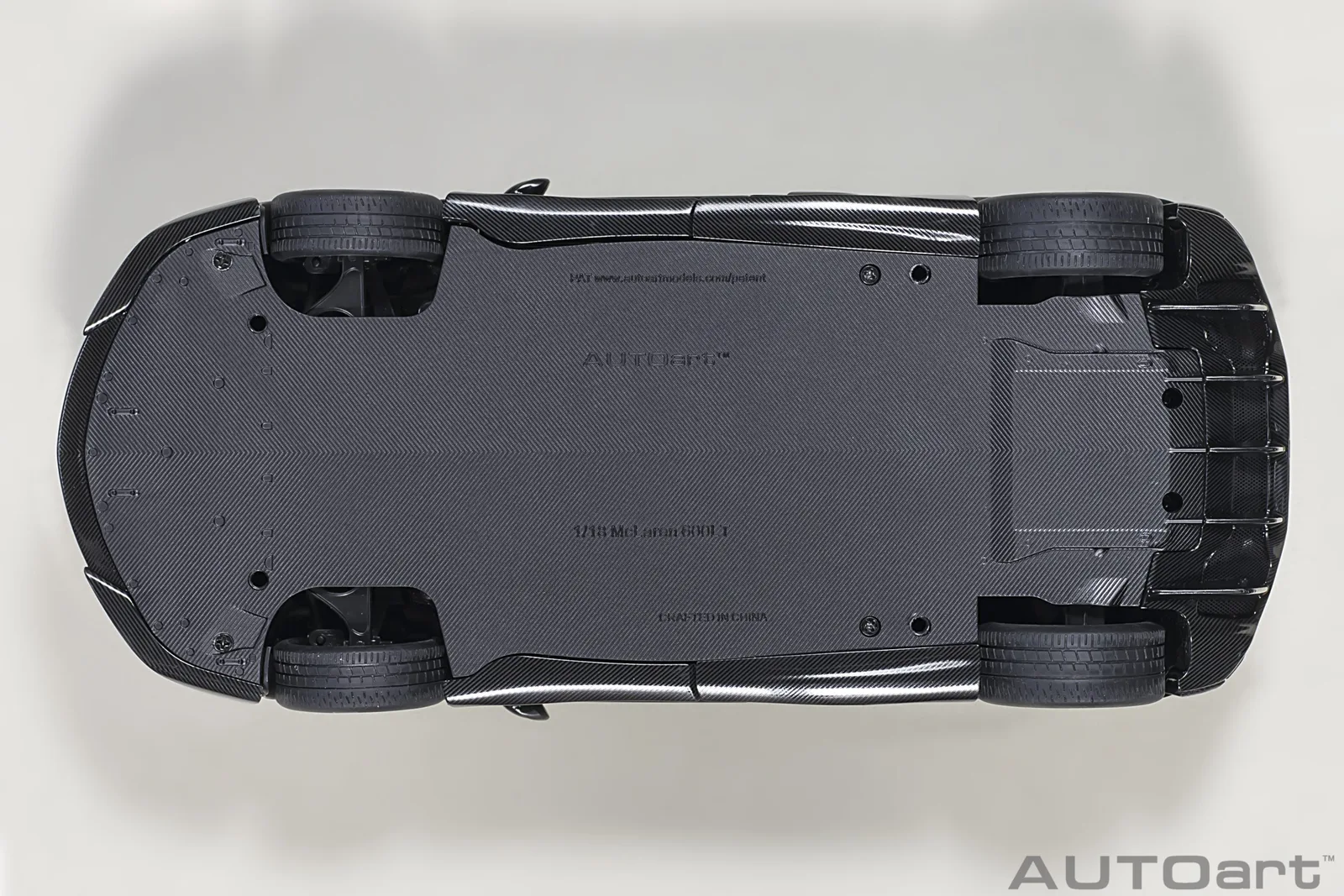 AUTOart 1/18 麥拉倫 McLaren 600LT 全開車模:長尾性能旗艦工藝完全評測 細節特寫