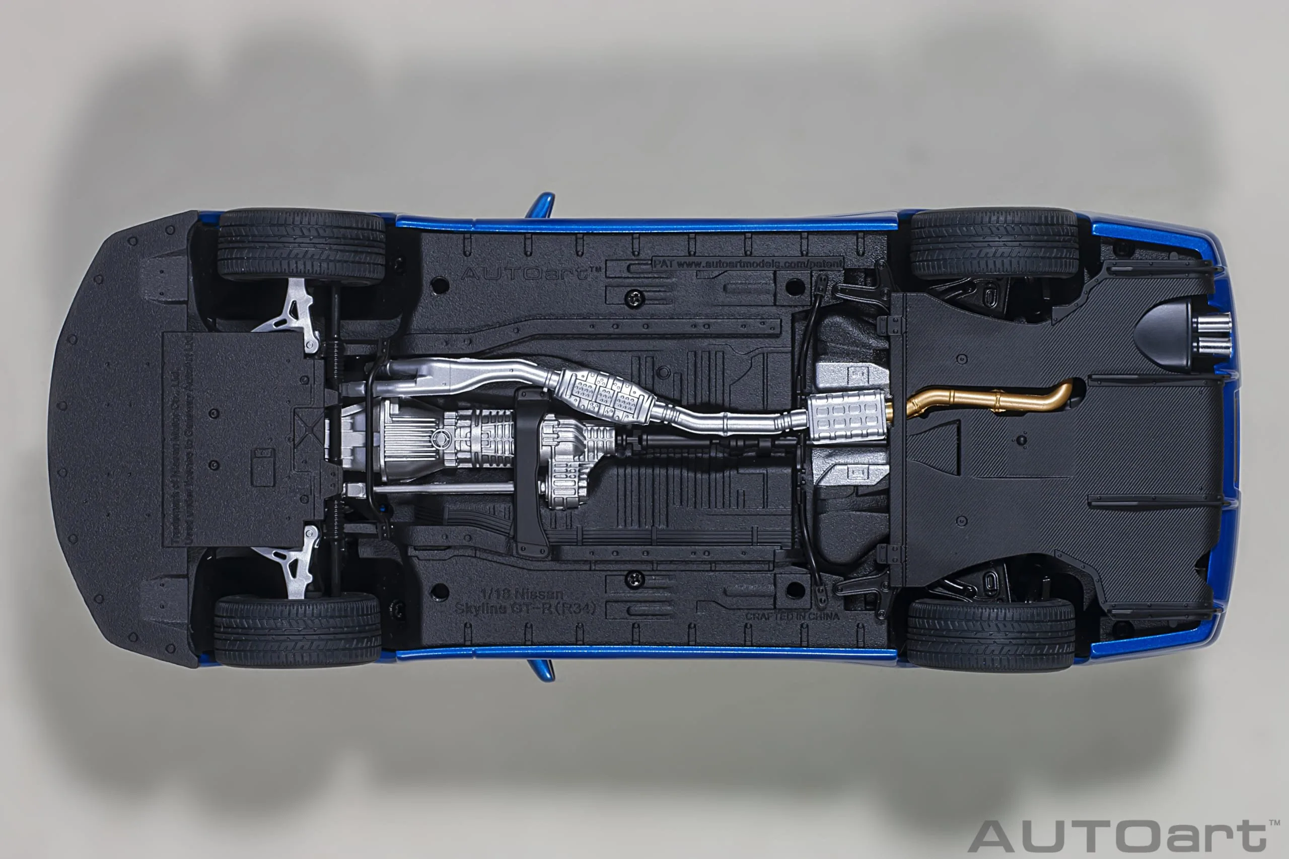 AUTOart 1/18 麥拉倫 McLaren F1 鎂銀色:傳奇超跑工藝完全評測