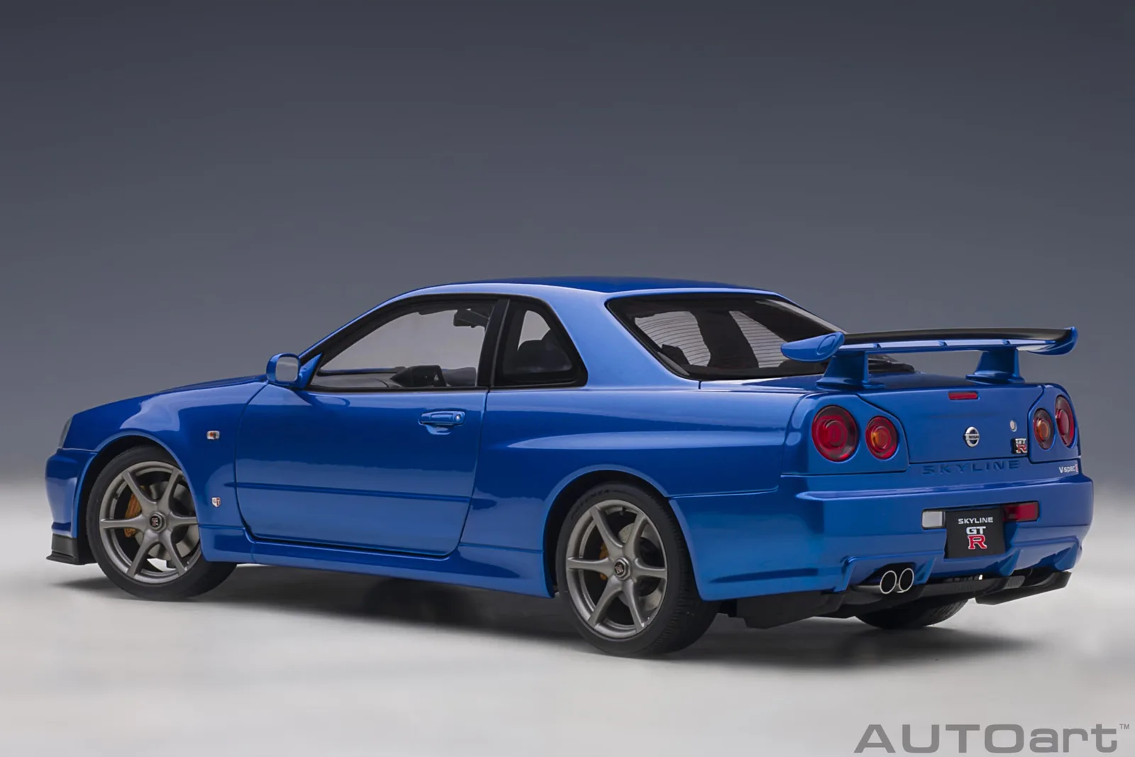 AUTOart 1/18 日產 Nissan Skyline GT-R (R34) V-Spec II 灣岸藍全開模型 細節特寫