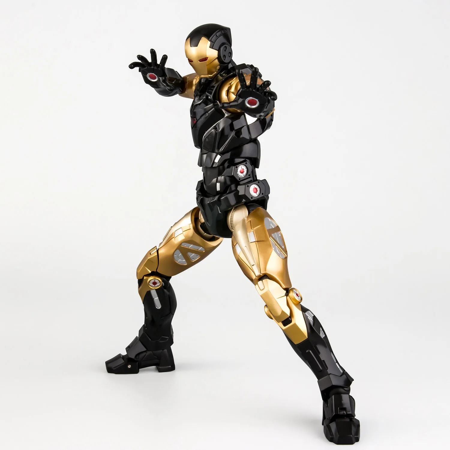千值練 Fighting Armor 鋼鐵人 黑金限定版:尊爵奢華旗艦評測 展示照