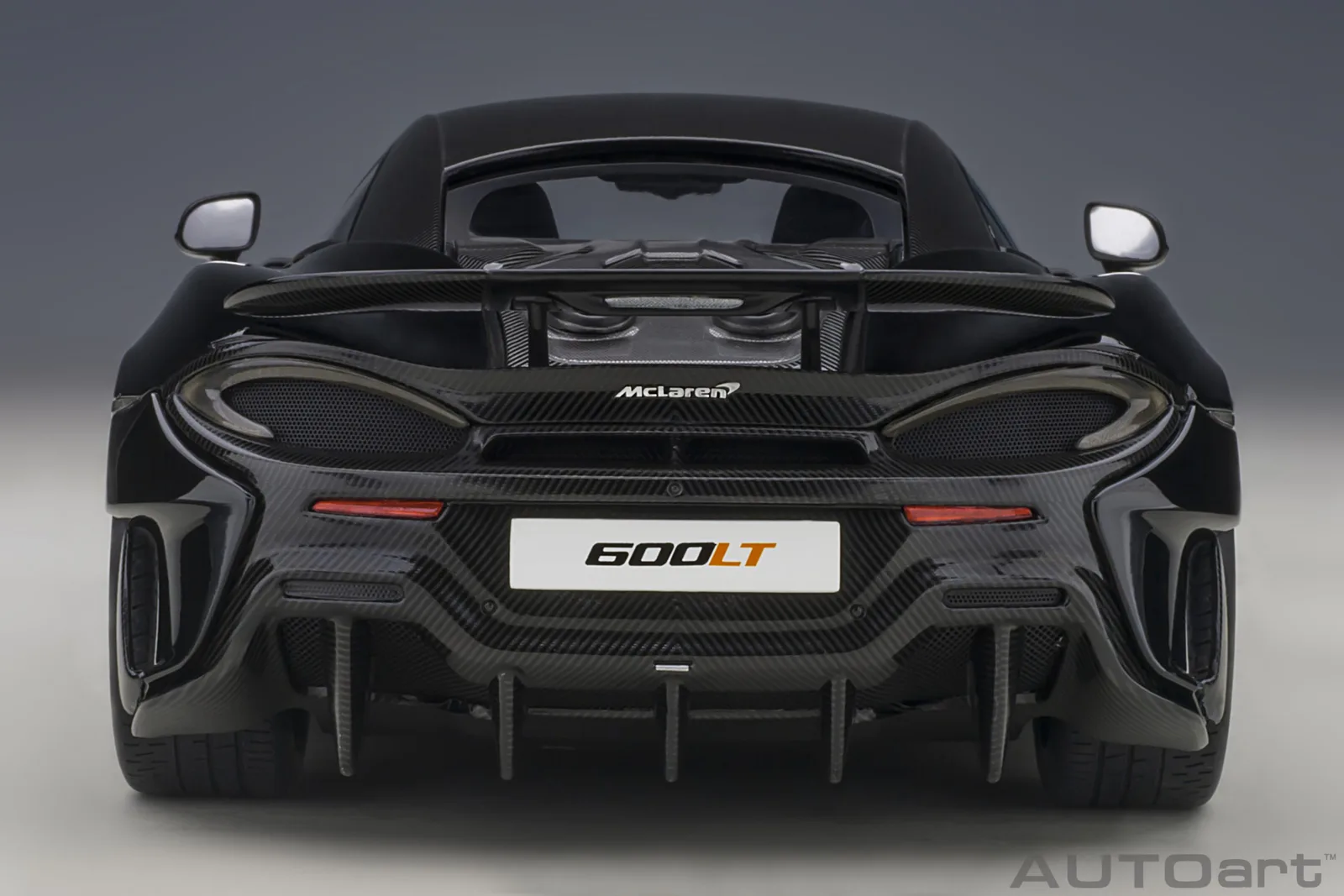 AUTOart 1/18 麥拉倫 McLaren 600LT 全開車模:長尾性能旗艦工藝完全評測 細節特寫