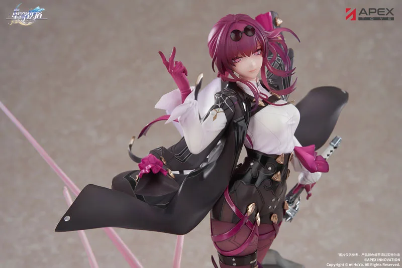 APEX-TOYS《崩壞:星穹鐵道》卡芙卡 1/7 比例塗裝完成品公仔:旗艦工藝完全評測 細節特寫