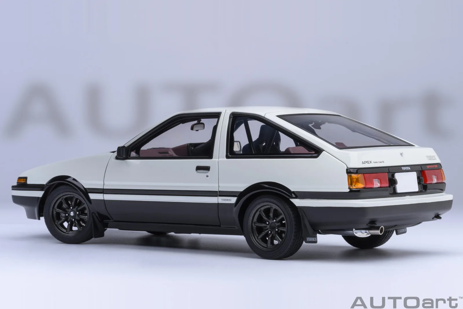 AUTOart 1/18《頭文字D》豐田 AE86 Project D 最終版 30週年紀念全開車模 細節特寫