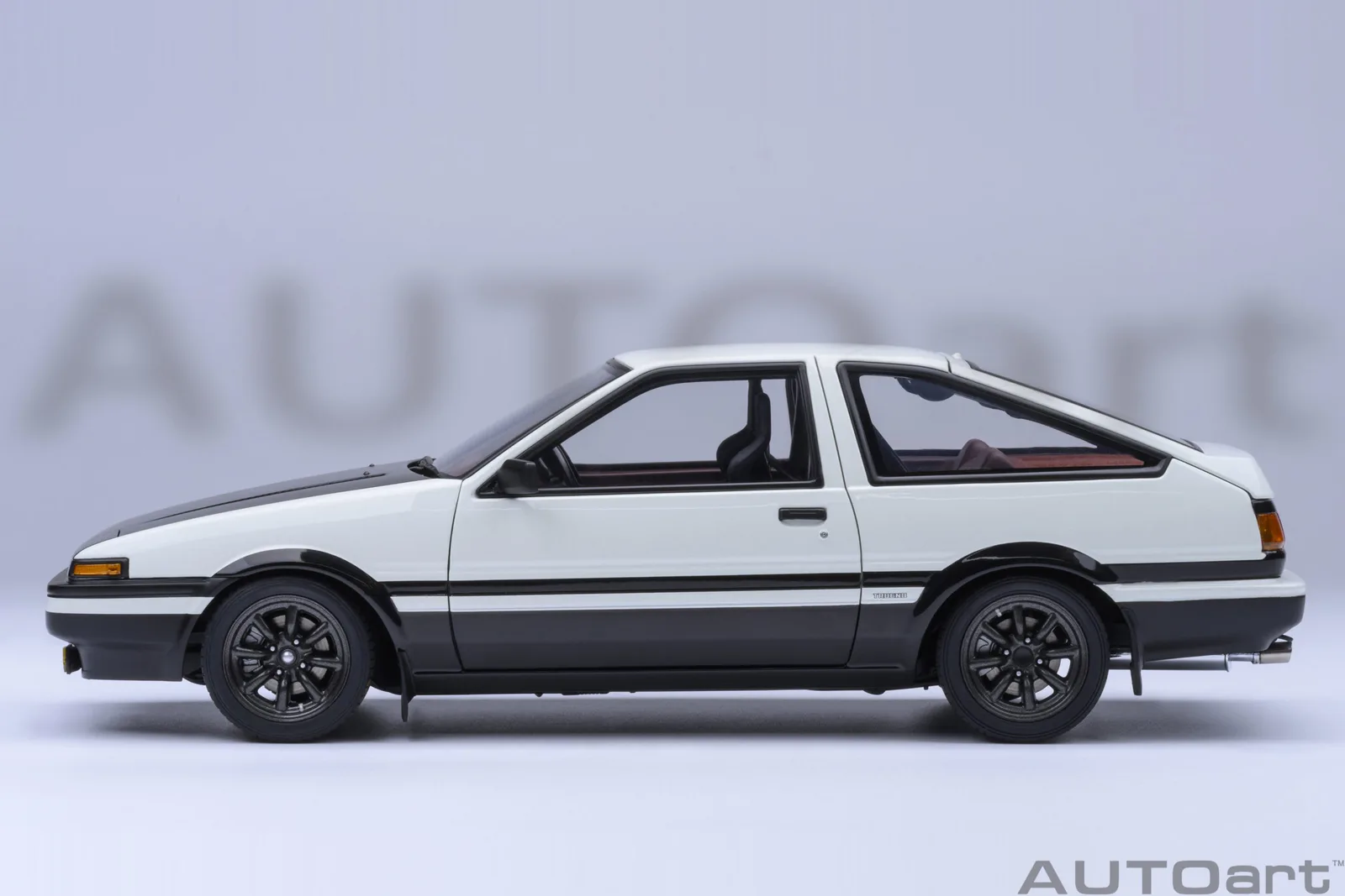 AUTOart 1/18《頭文字D》豐田 AE86 Project D 最終版 30週年紀念全開車模 細節特寫