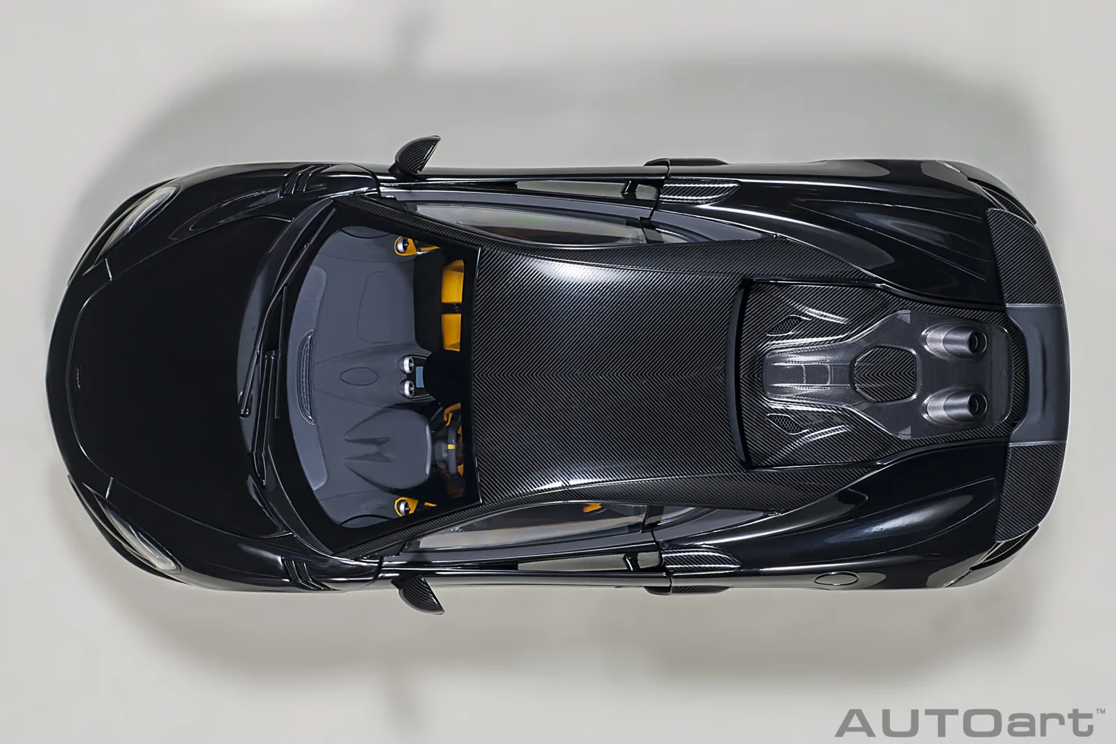 AUTOart 1/18 麥拉倫 McLaren 600LT 全開車模:長尾性能旗艦工藝完全評測 細節特寫
