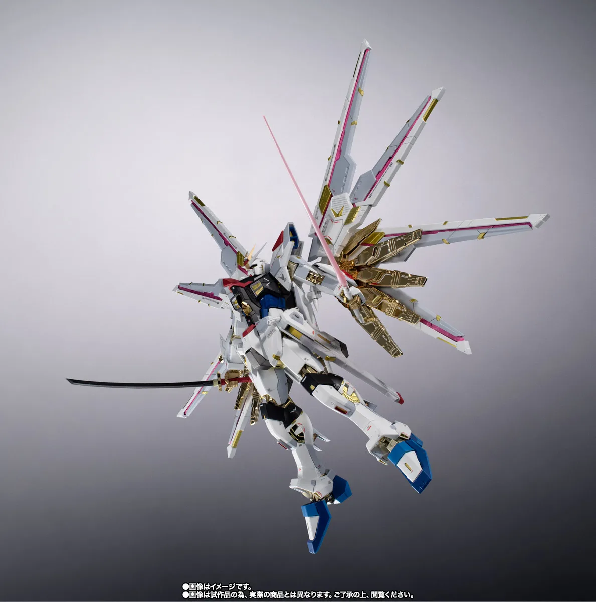 BANDAI SPIRITS《機動戰士鋼彈SEED FREEDOM》超合金 全能攻擊自由鋼彈 合金完成品:旗艦工藝完全評測 細節特寫