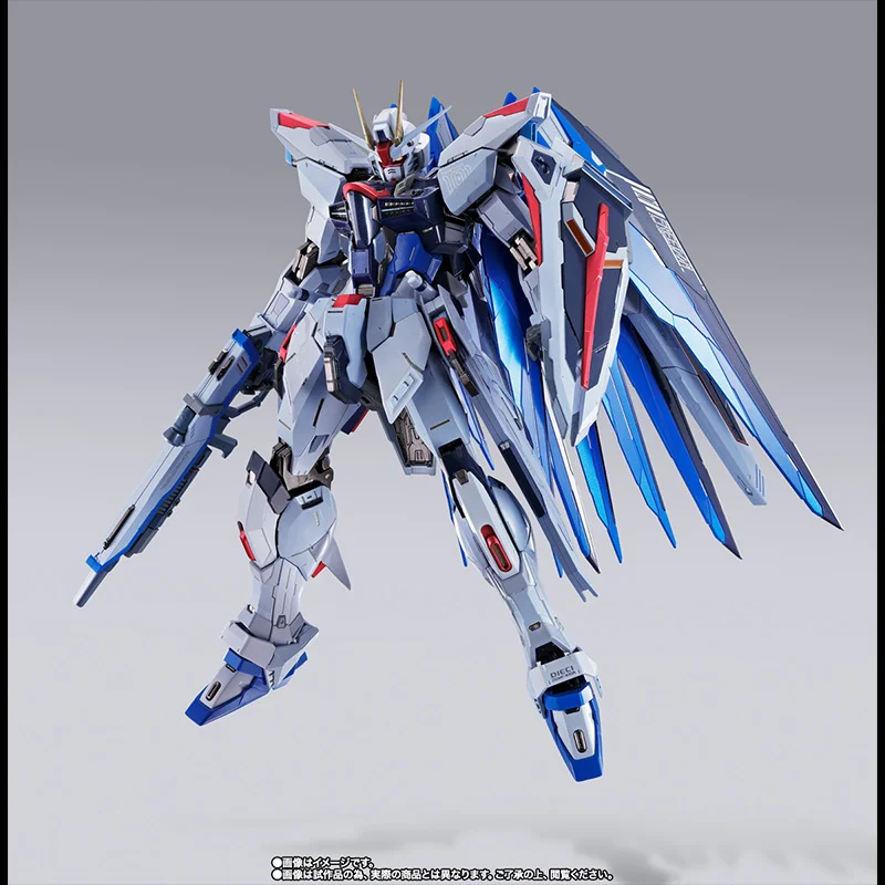 BANDAI SPIRITS《機動戰士鋼彈 SEED》METAL BUILD 自由鋼彈 Concept 2 SNOW SPARKLE Ver. 旗艦登場!雪白珠光頂級洗禮 細節特寫